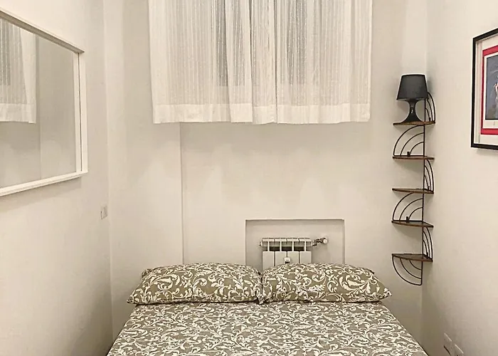 Aventino-piramide Quiet With Garden-view Terrace Apartman